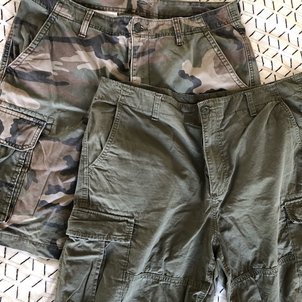 2 pairs of Men’s Shorts! ☀️